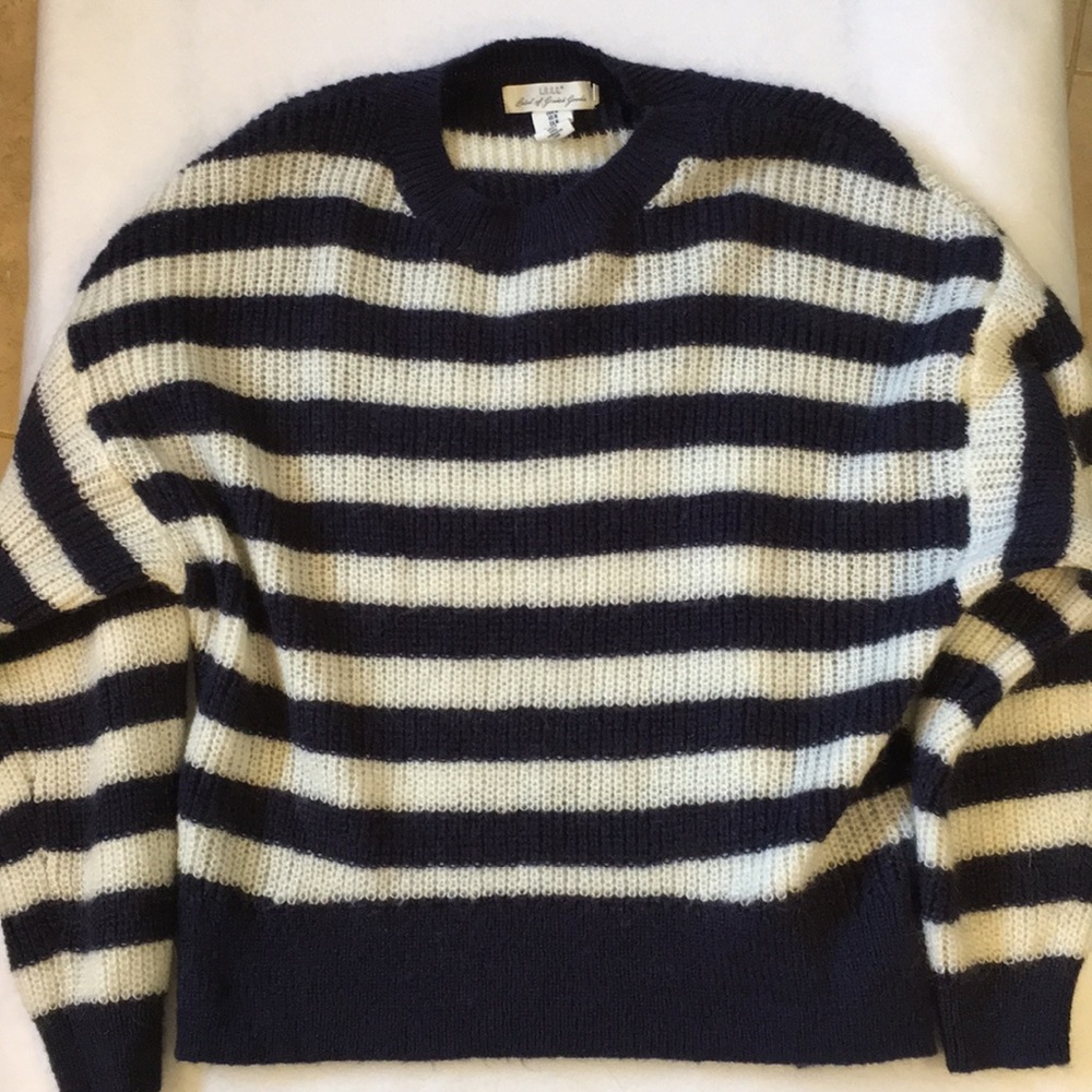 Blue and cream striped sweater Medium